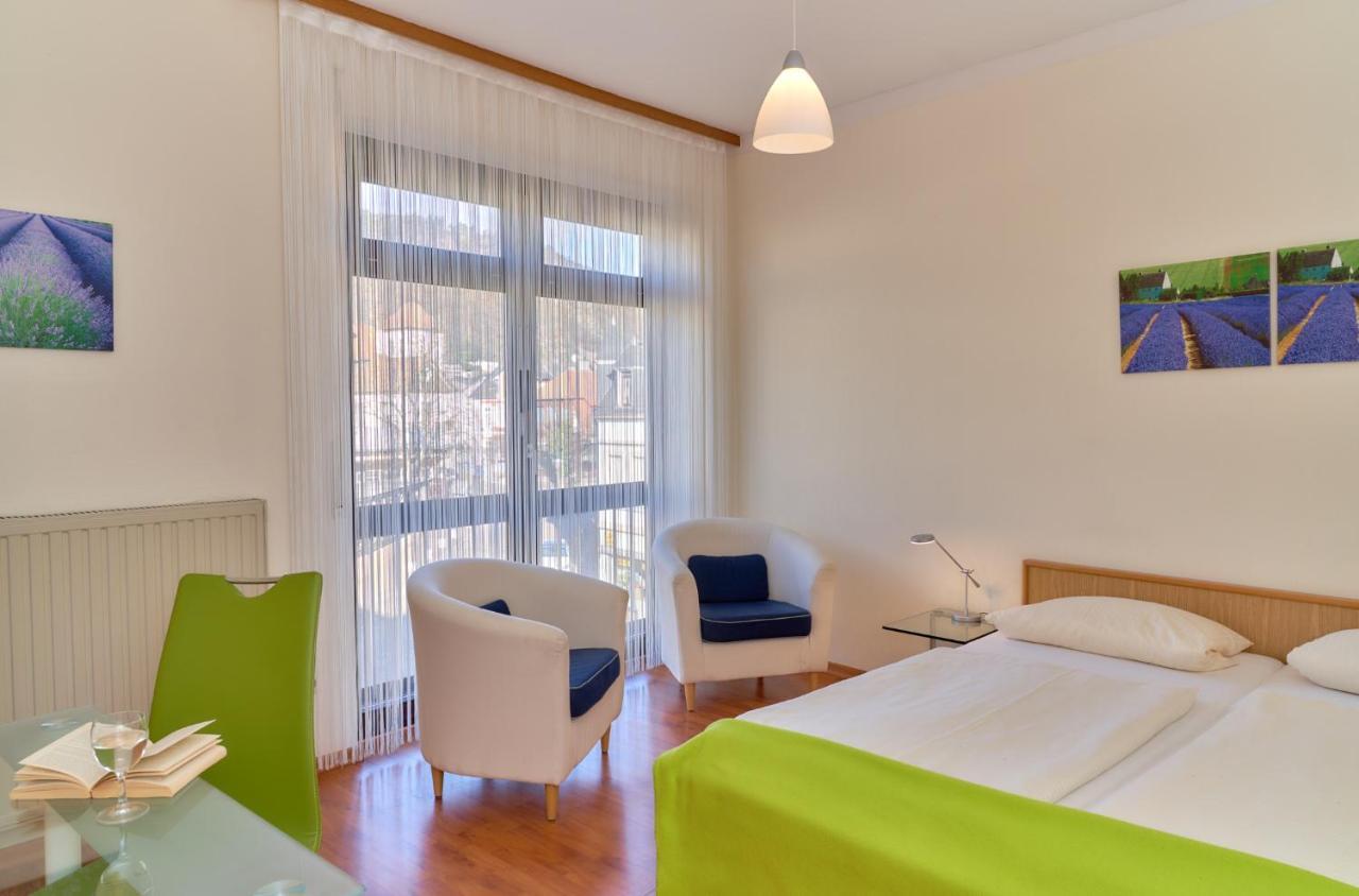 Hotel Garni Am Goetheplatz Bad Munster am Stein-Ebernburg Bagian luar foto