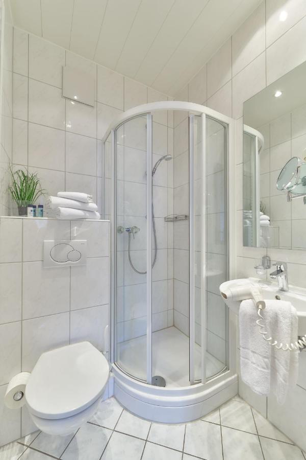 Hotel Garni Am Goetheplatz Bad Munster am Stein-Ebernburg Bagian luar foto