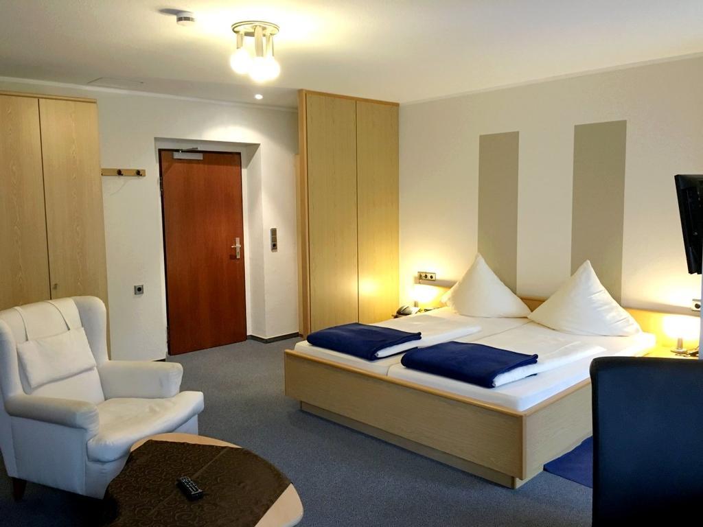 Hotel Garni Am Goetheplatz Bad Munster am Stein-Ebernburg Bagian luar foto